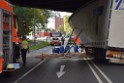 LKW blieb unter Bruecke haengen Koeln Ehrenfeld Innere Kanalstr Hornstr P079